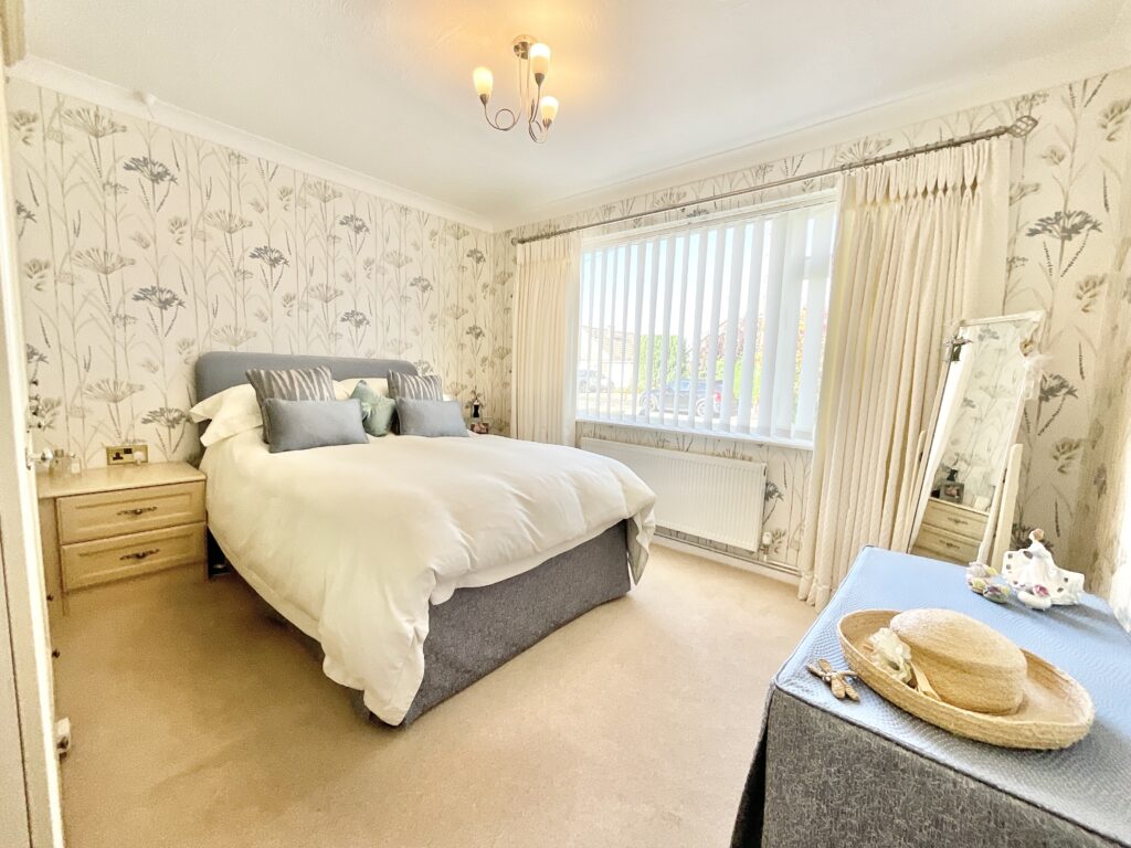 Meadow Lane, Derrington, ST18
