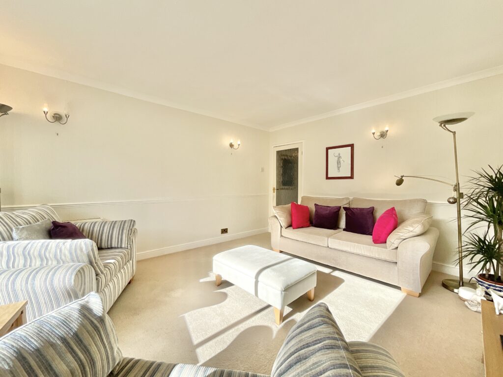 Meadow Lane, Derrington, ST18