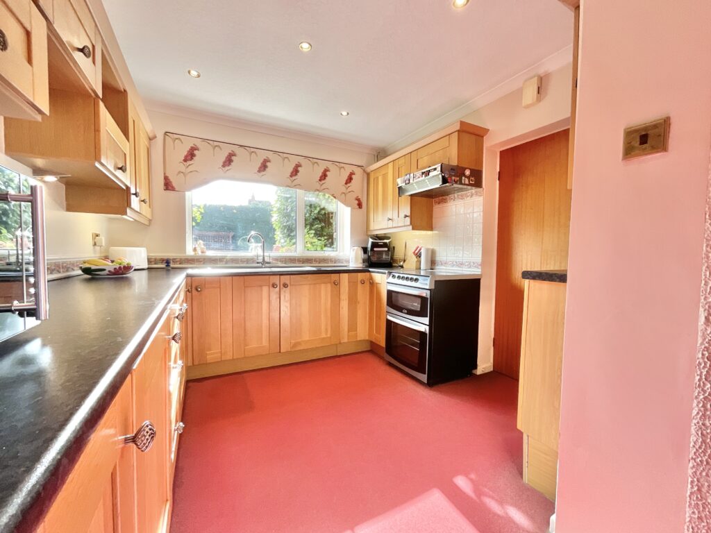 Meadow Lane, Derrington, ST18