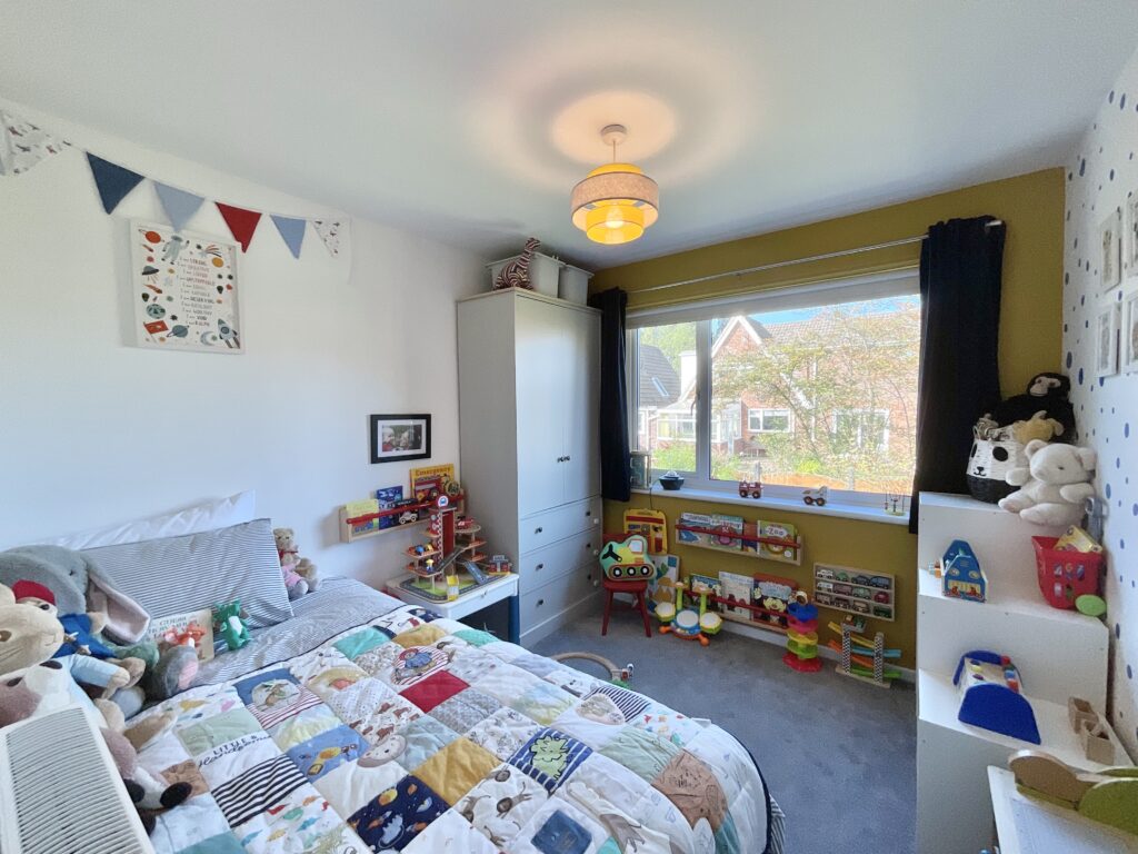 Redwood Avenue, Stone, ST15