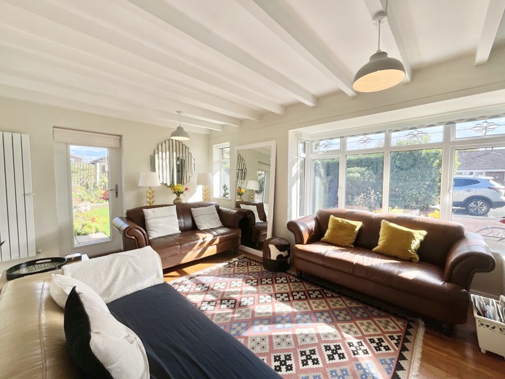 Redwood Avenue, Stone, ST15