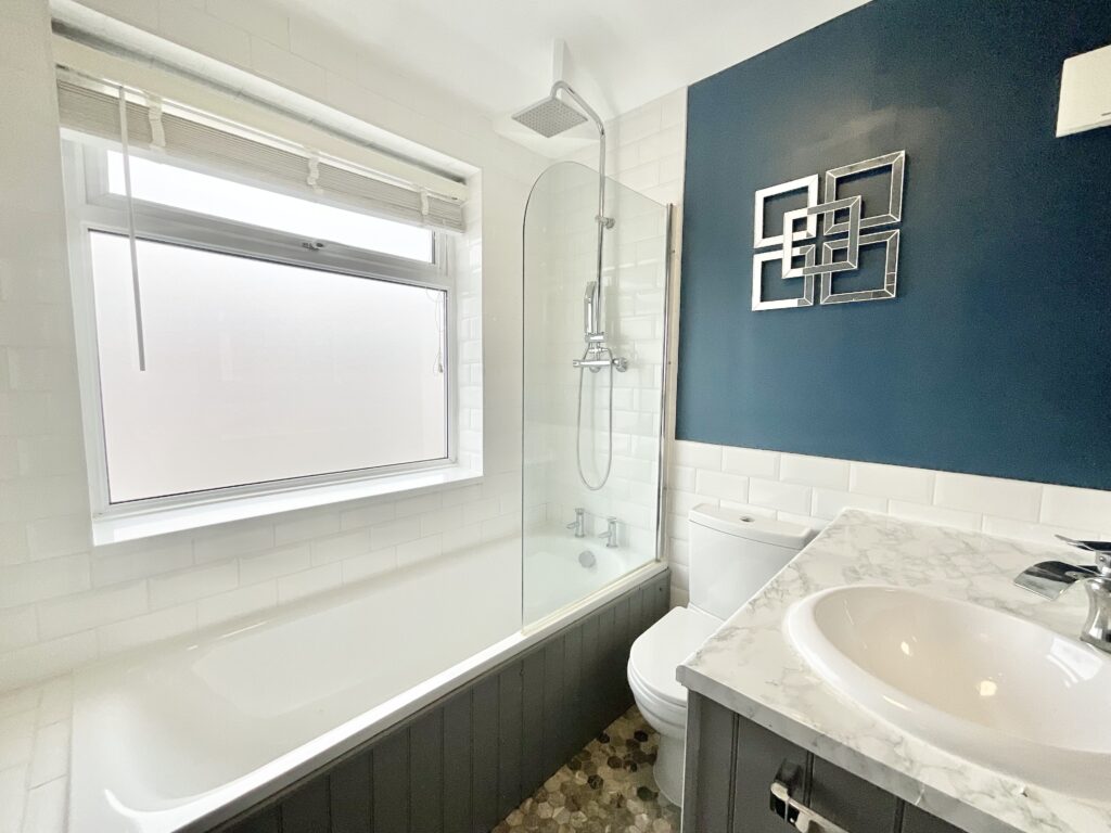 Longfield Avenue, Stone, ST15
