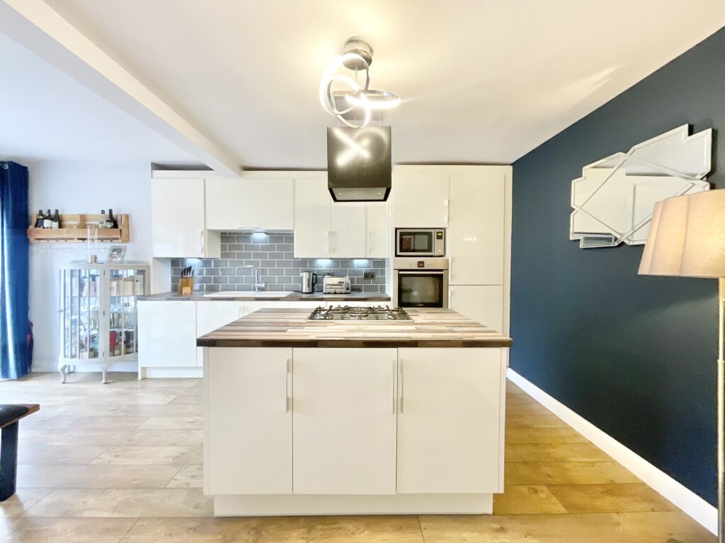 Longfield Avenue, Stone, ST15