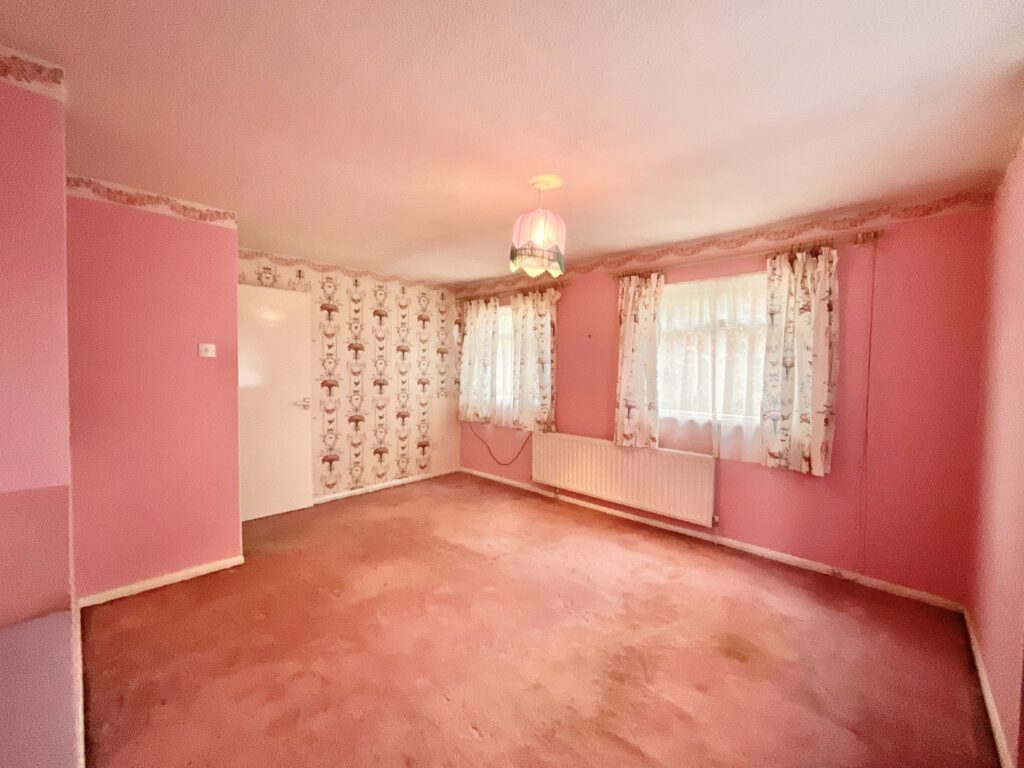 Peacehaven Grove, Stoke-On-Trent, ST4