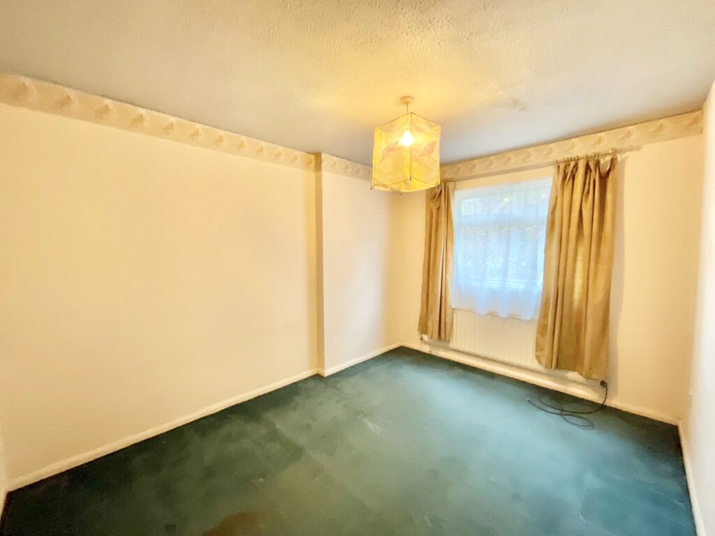 Peacehaven Grove, Stoke-On-Trent, ST4