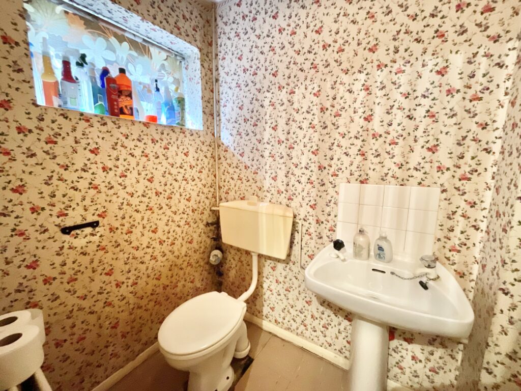 Peacehaven Grove, Stoke-On-Trent, ST4