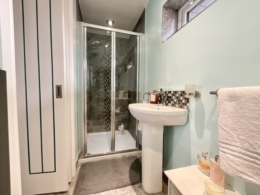Clifford Grove, Haslington, CW1