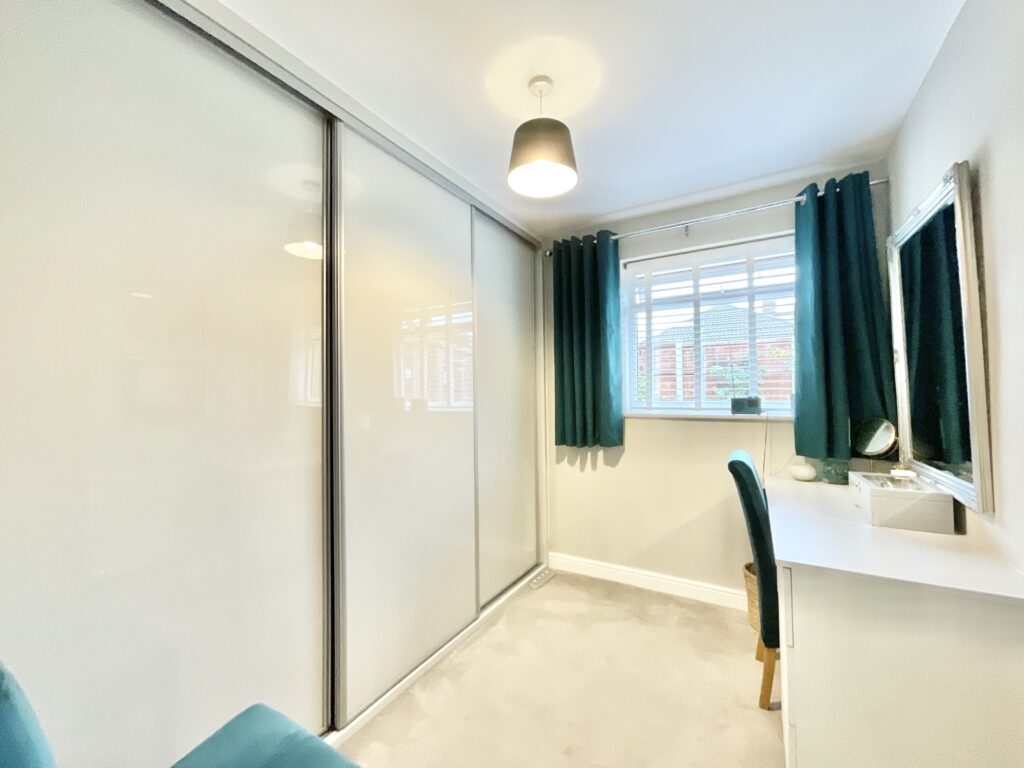 Dearnsdale Close, Stafford, ST16