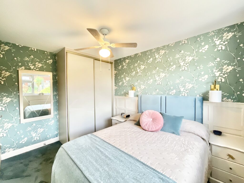 Dearnsdale Close, Stafford, ST16