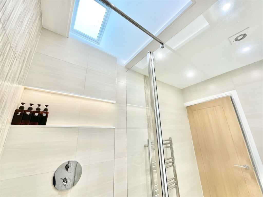 Dearnsdale Close, Stafford, ST16