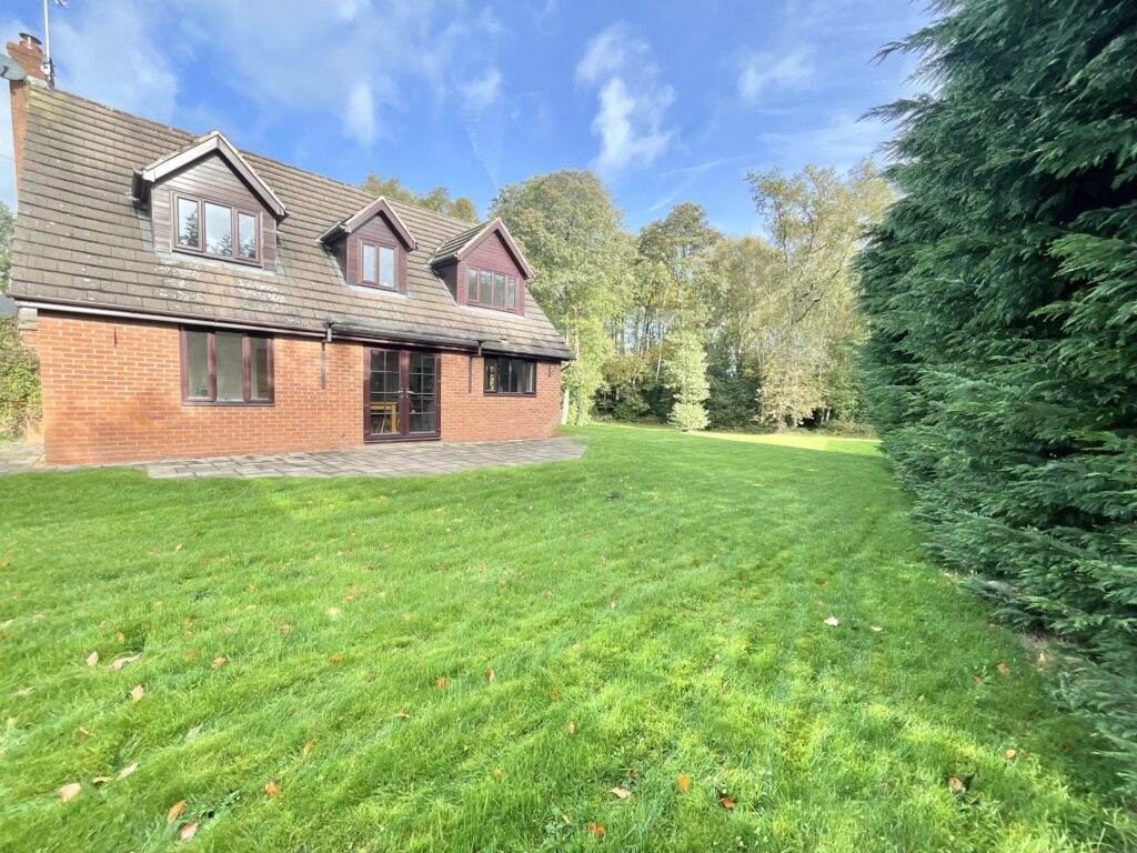 Wrenbury Road, Aston, CW5