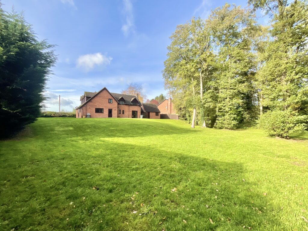 Wrenbury Road, Aston, CW5