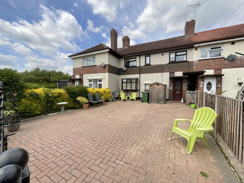 Redhill Gardens, Stone, ST15