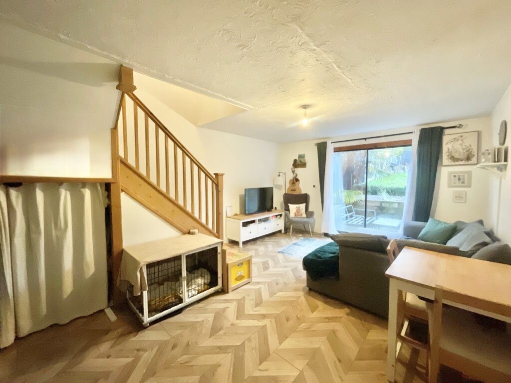 Ruffin Court, Stone, ST15