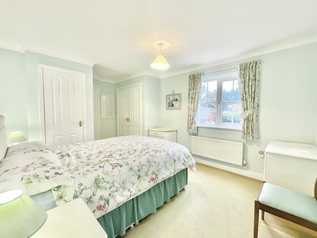 Cressey Close, Stone, ST15