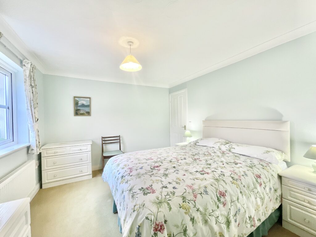 Cressey Close, Stone, ST15