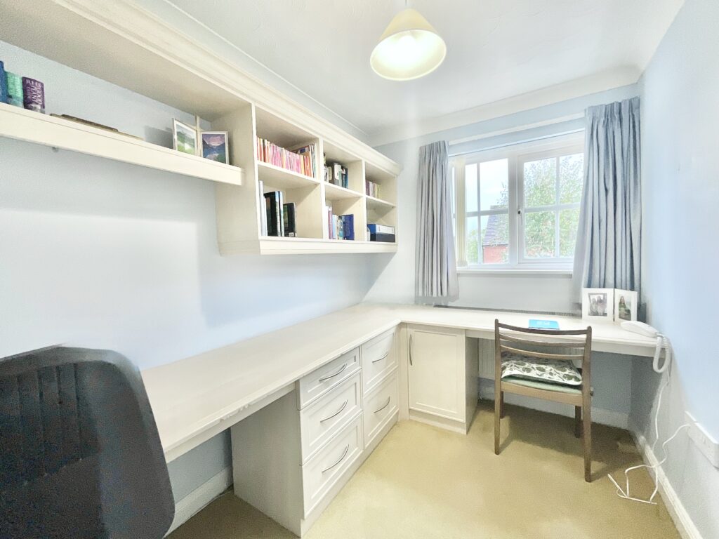 Cressey Close, Stone, ST15