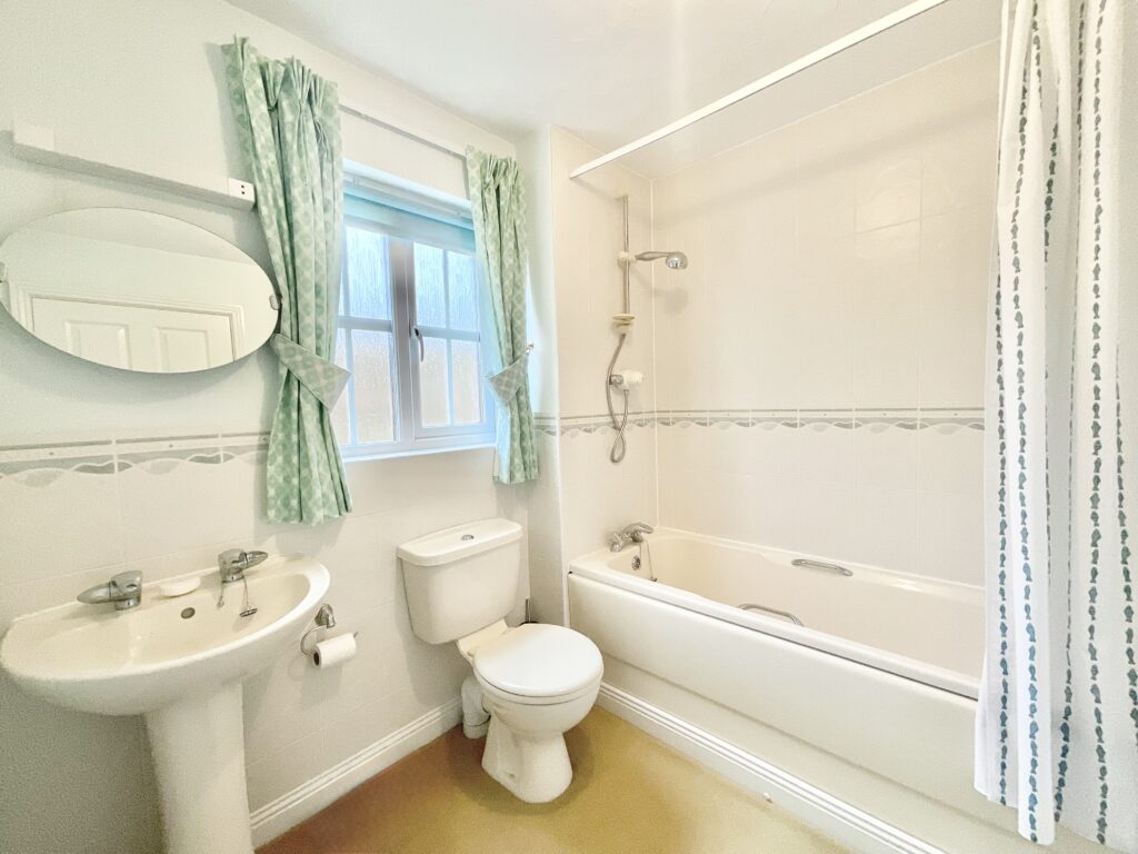 Cressey Close, Stone, ST15