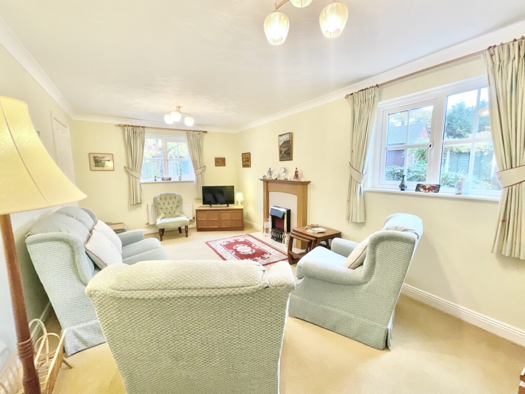 Cressey Close, Stone, ST15