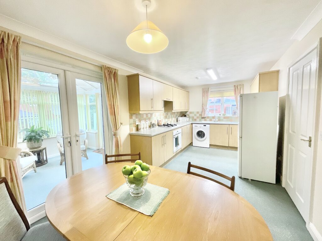 Cressey Close, Stone, ST15