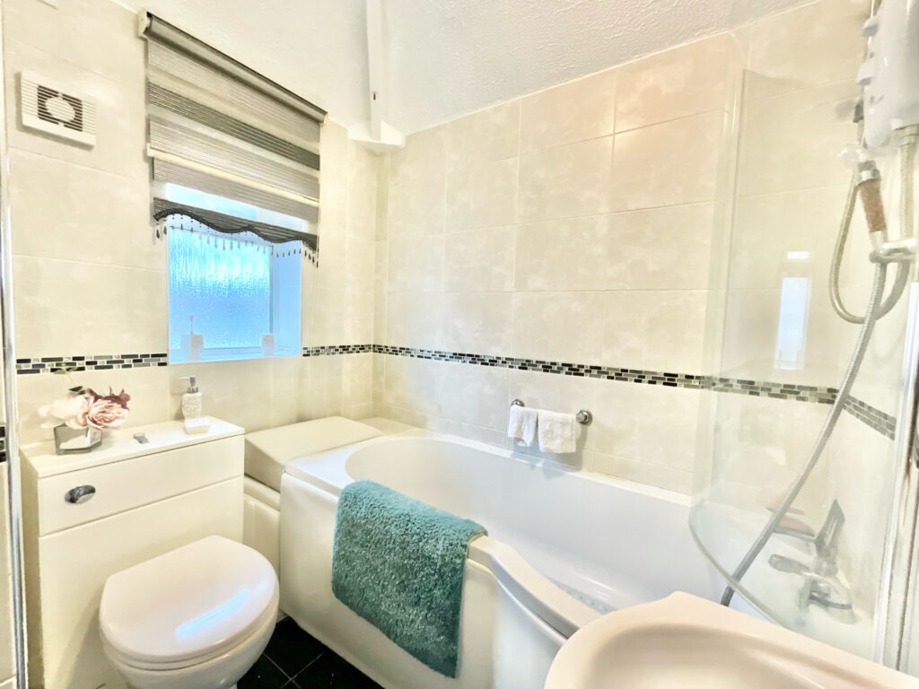 Dilhorne Road, Forsbrook, ST11