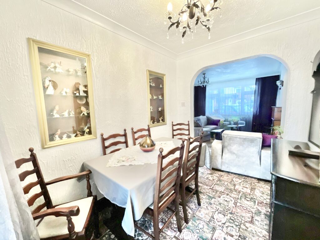 Dilhorne Road, Forsbrook, ST11