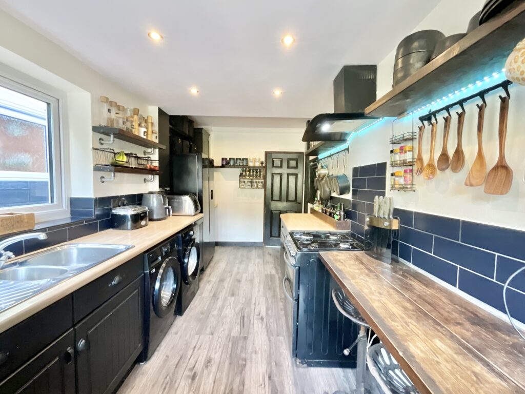 Oakamoor Road, Cheadle, ST10