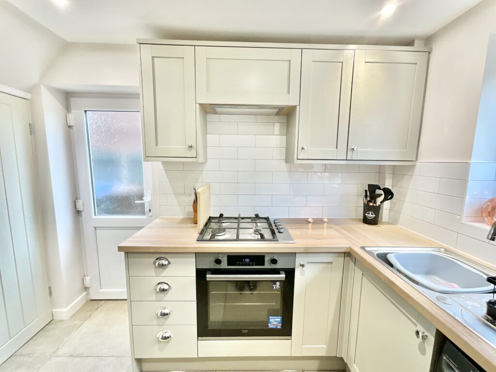 Milford Avenue, Werrington, ST9