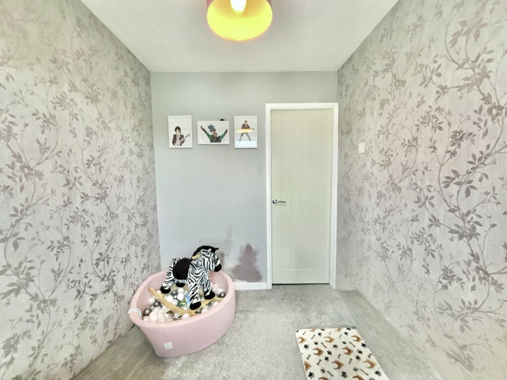 Milford Avenue, Werrington, ST9