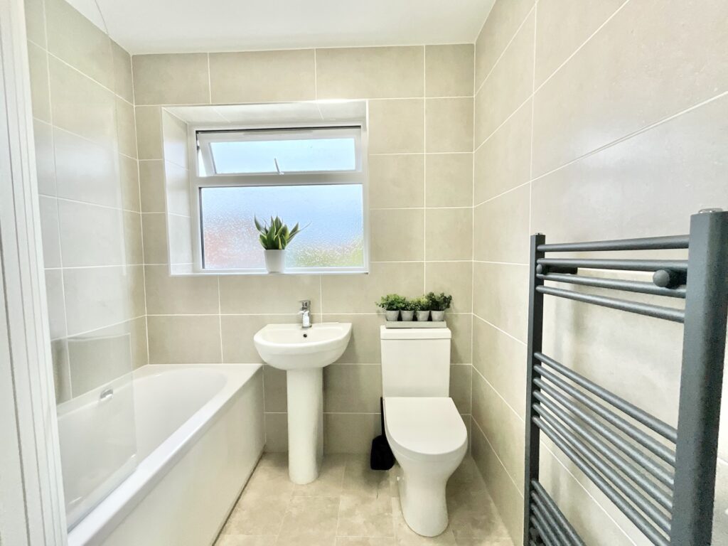 Milford Avenue, Werrington, ST9