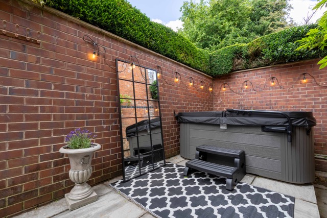 Main Road, Betley, CW3