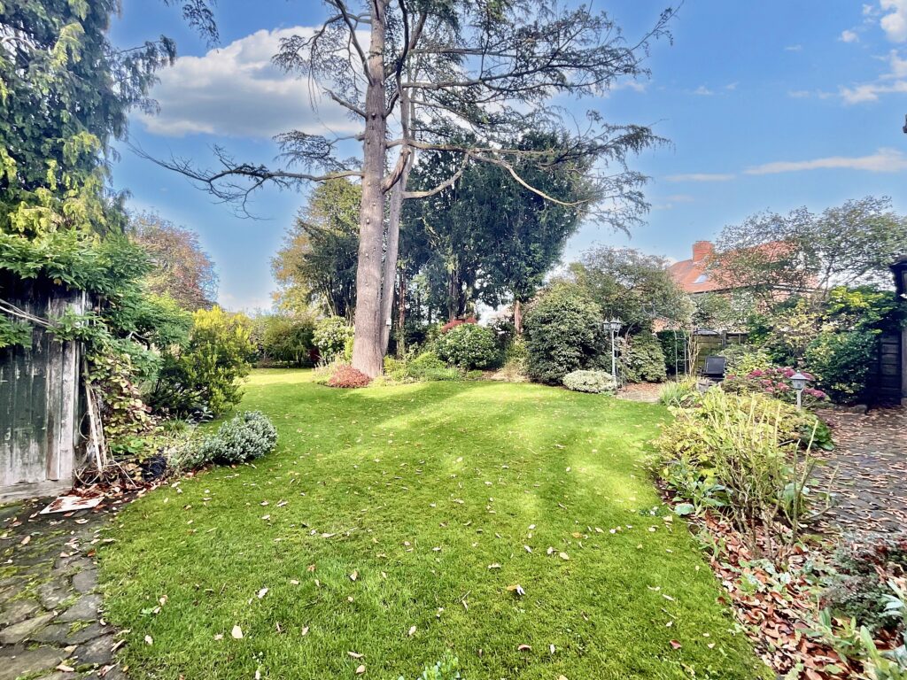 Westfield Drive, Wistaston, CW2