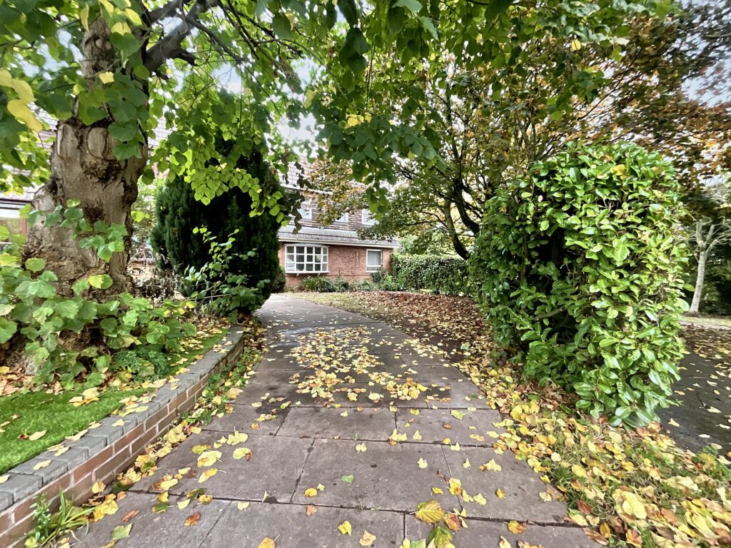 Peacehaven Grove, Stoke-On-Trent, ST4