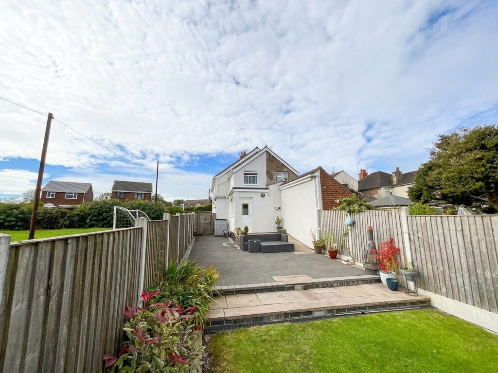 Chapel Lane, Kingsley Holt, ST10