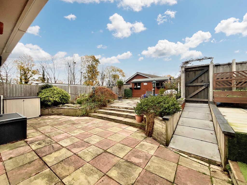 Dearnsdale Close, Stafford, ST16