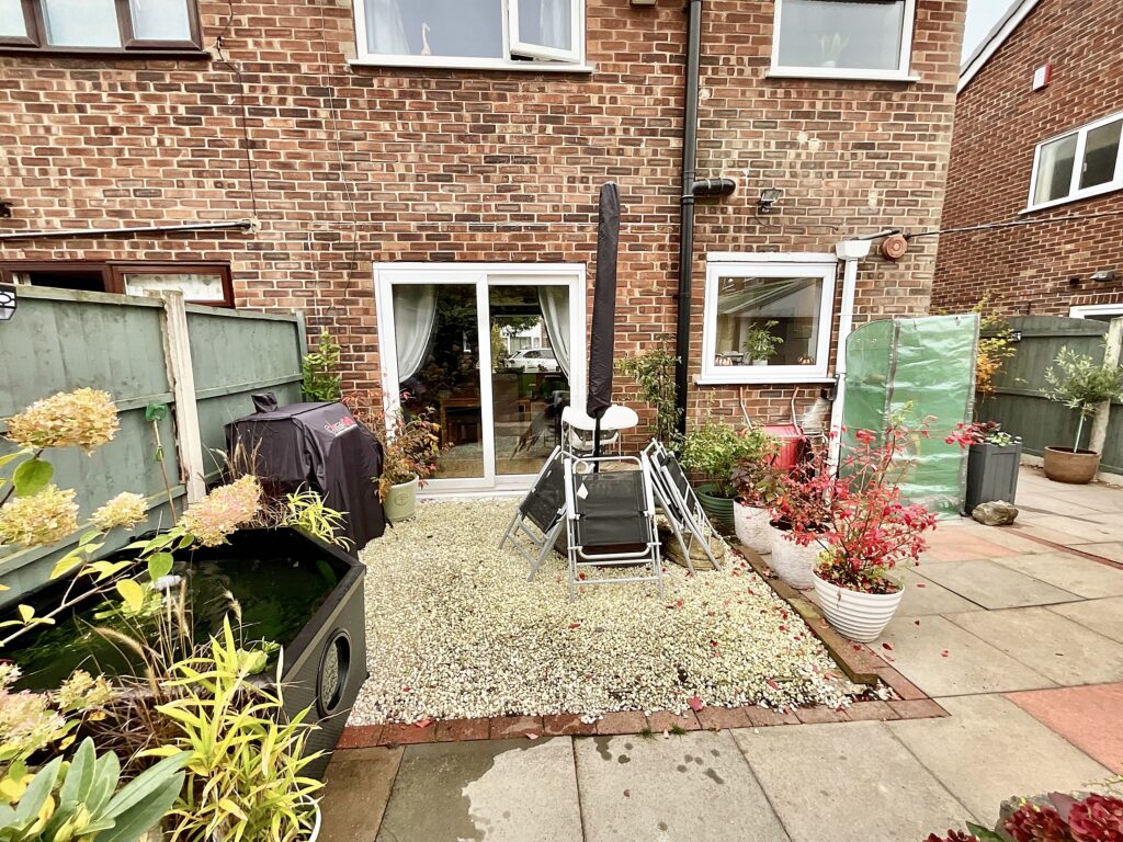 Milford Avenue, Werrington, ST9