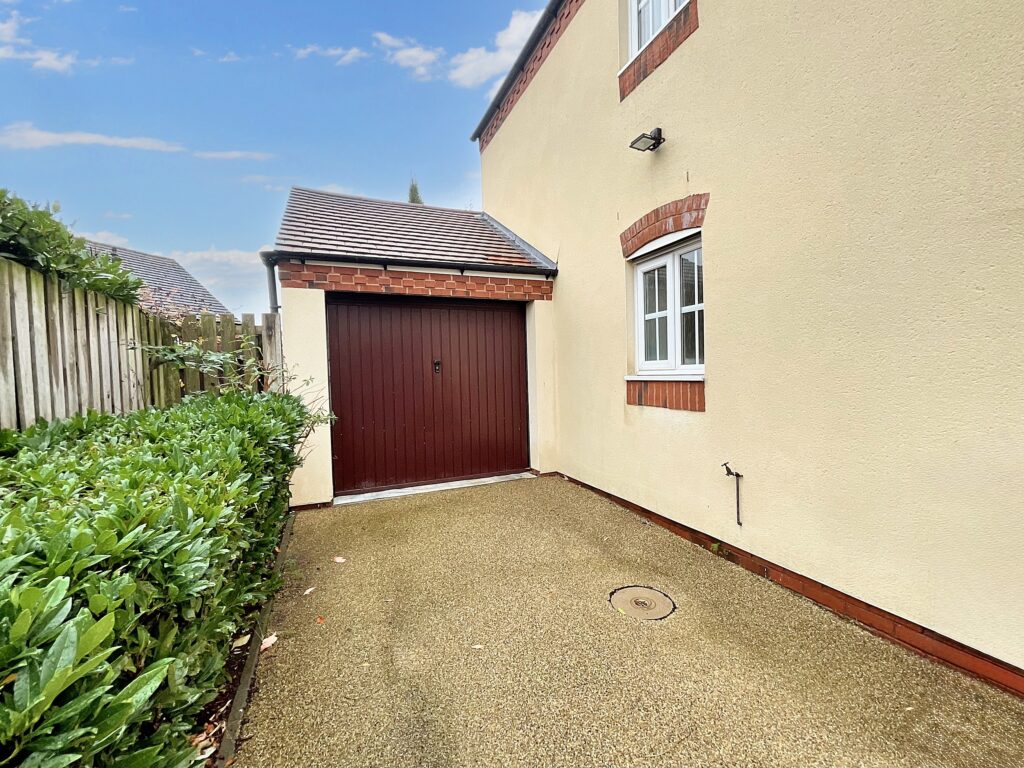 Cressey Close, Stone, ST15