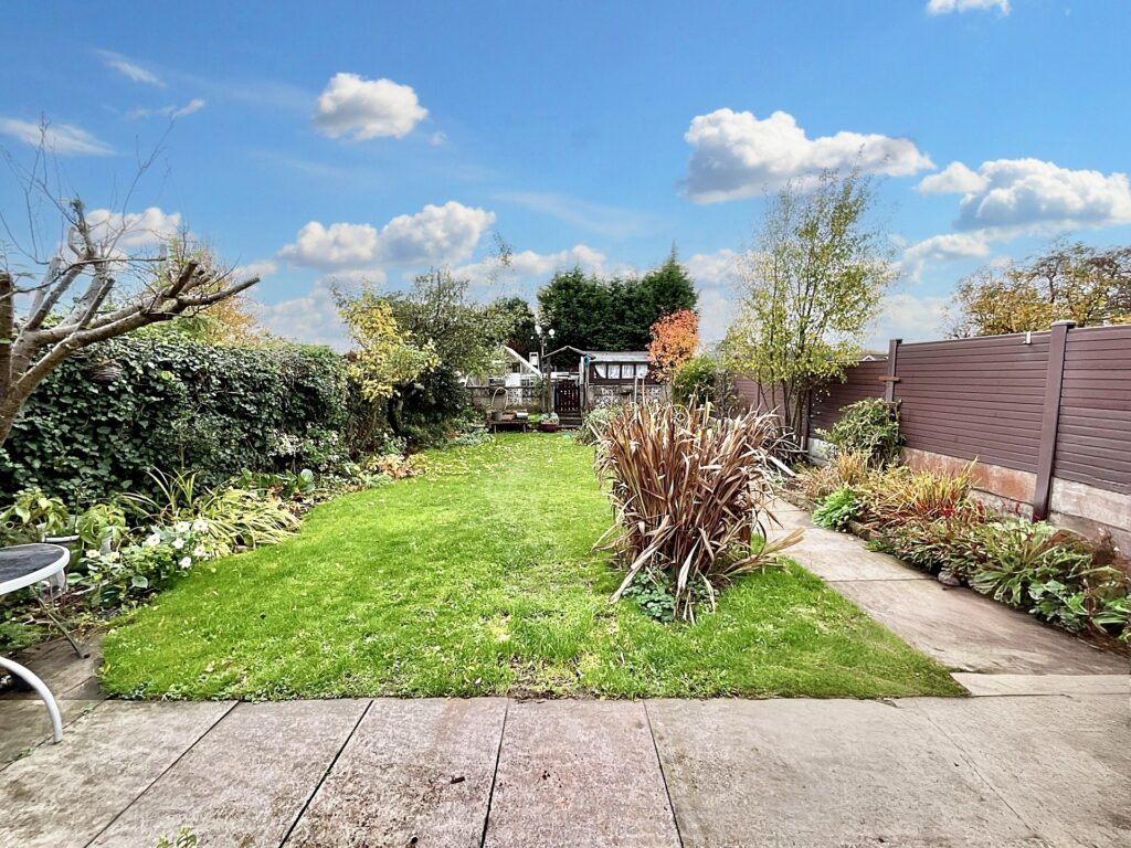 Dilhorne Road, Forsbrook, ST11