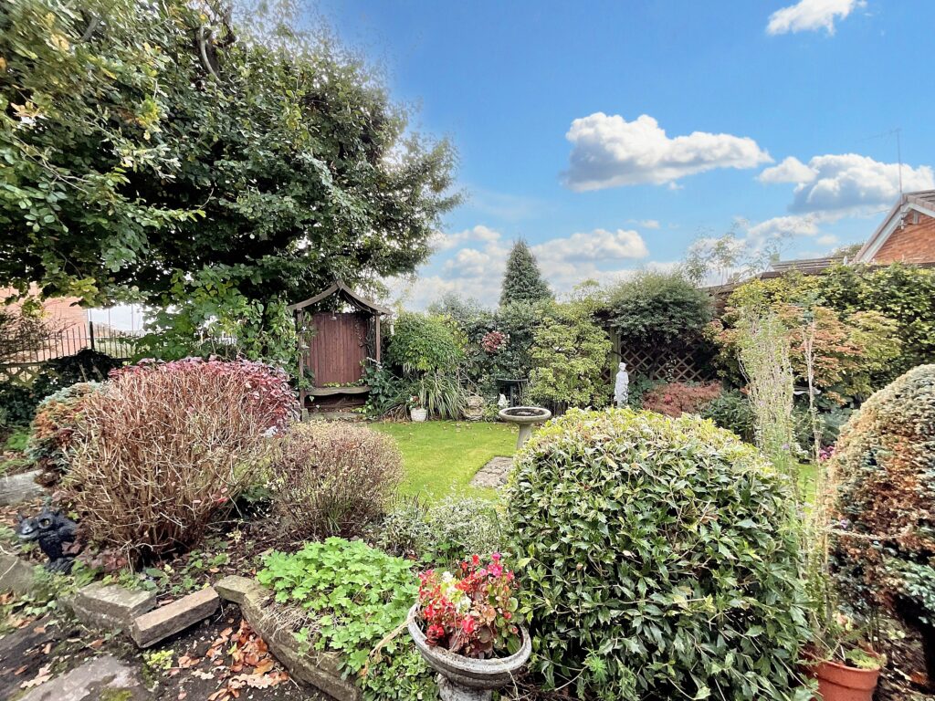 Downing Gardens, Stone, ST15