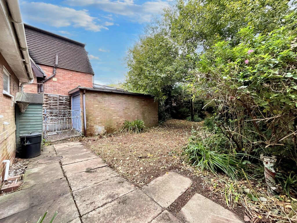 Peacehaven Grove, Stoke-On-Trent, ST4