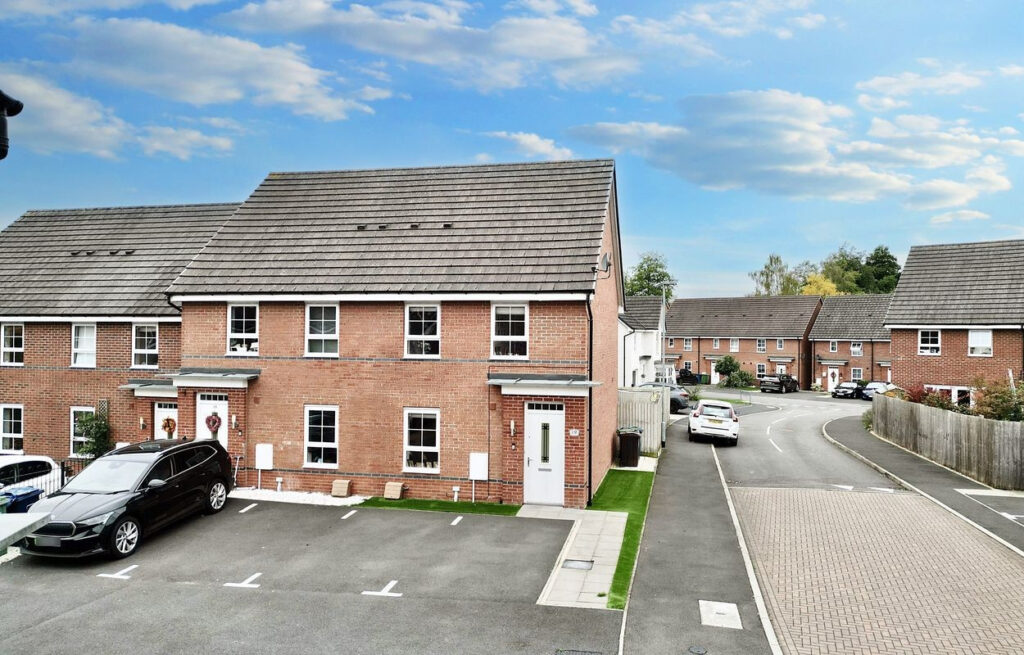 Caversham Way, Yarnfield, ST15