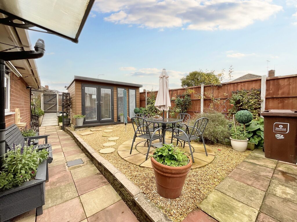 Dearnsdale Close, Stafford, ST16