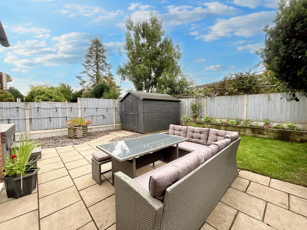 Longfield Avenue, Stone, ST15