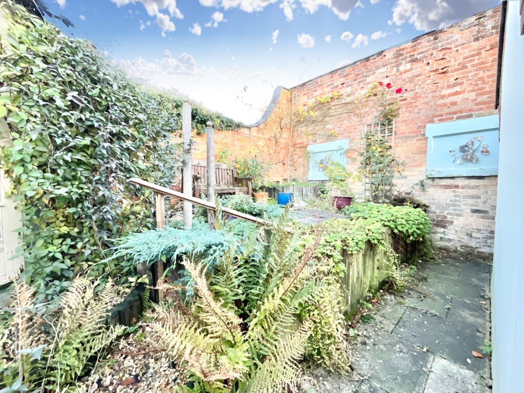 Hilcote Gardens, Hilcote, ST21