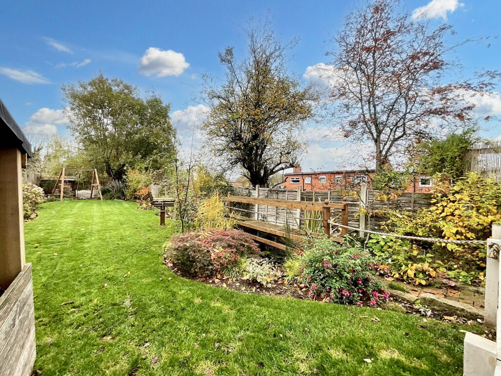 Walton Way, Stone, ST15