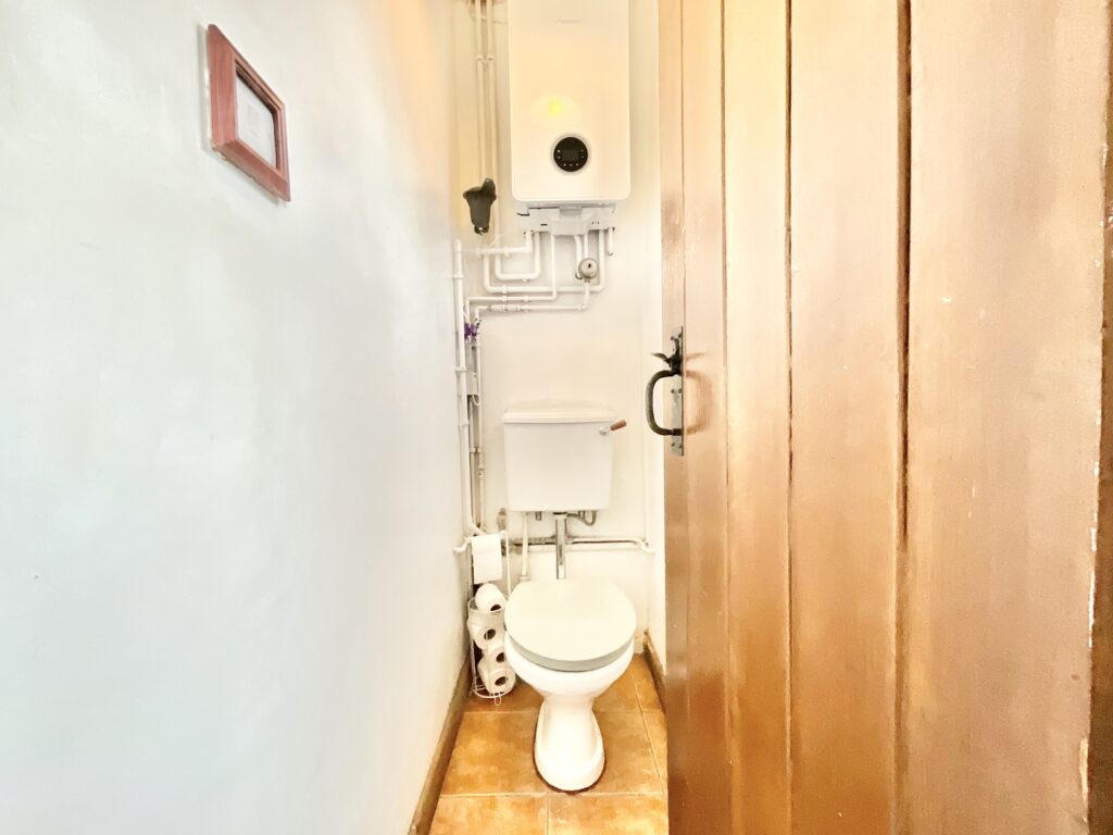 Saltersford Lane, Alton, ST10