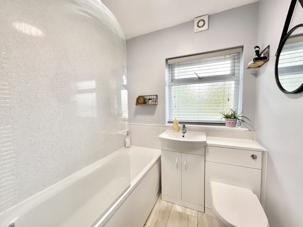 Walton Way, Stone, ST15