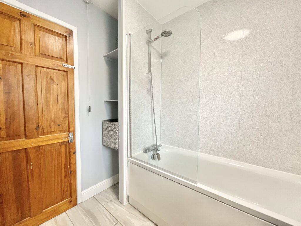 Walton Way, Stone, ST15