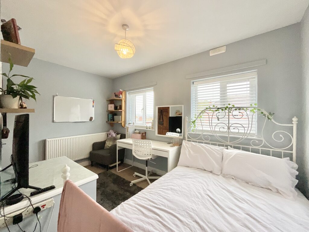 Walton Way, Stone, ST15