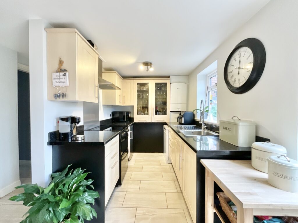 Walton Way, Stone, ST15